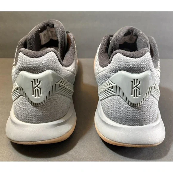 Nike Kyrie Flytrap 2 Shoes Mens Size 10 Gray Black Gum Basketball AO4436-006 - Picture 5 of 12